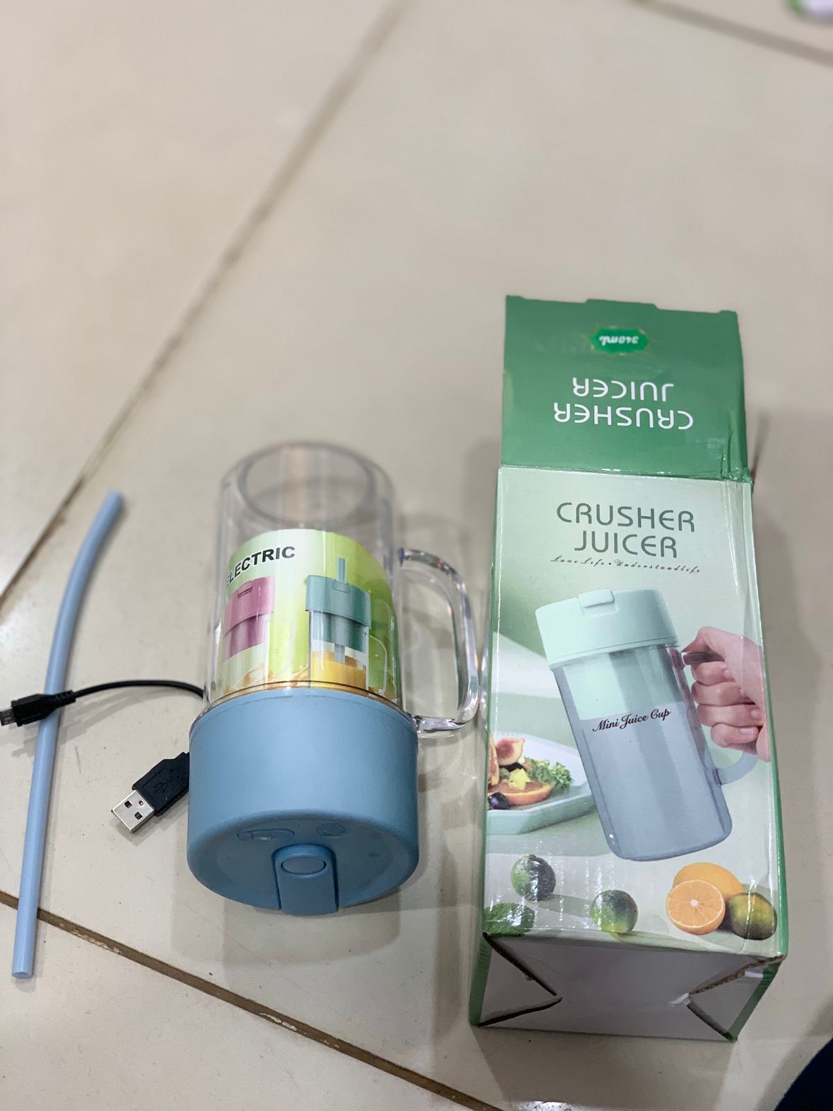 Portable USB Rechargeable Mini Juicer Blender