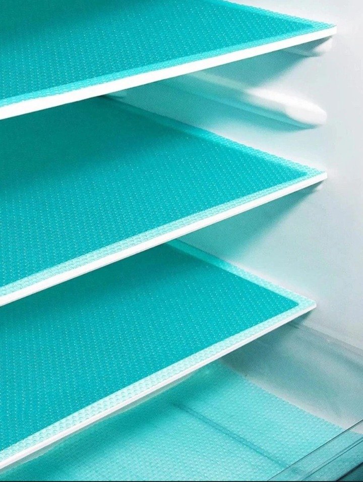 Anti-Slip Fridge Sheet Roll – 45x150cm – Spill-Proof Refrigerator Liner for Organized Shelves (Random color)